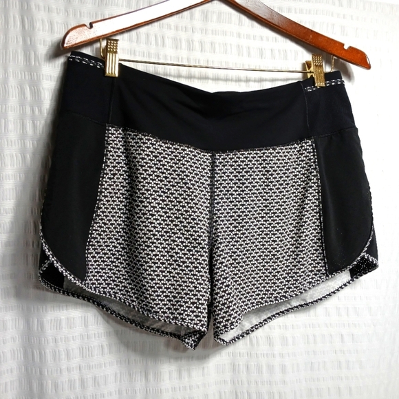 Lululemon Athletic Work Out Shorts. Ladies Size 10 - Picture 2 of 6